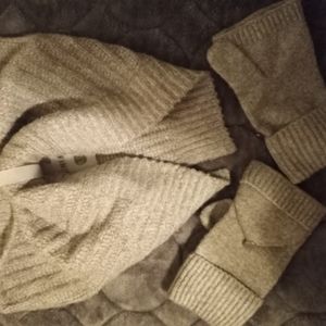 Scarf and gloves